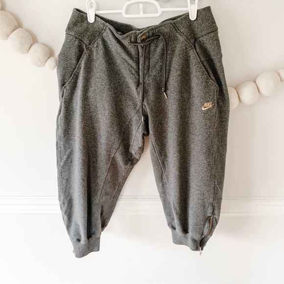 ladies nike trainers size 7.5